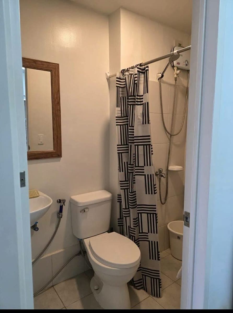 RPH-PL10535- FOR RENT – SYMFONI BOSSA TOWER 2,8th floor Nichols Heights, Guadalupe Cebu City - photo 1