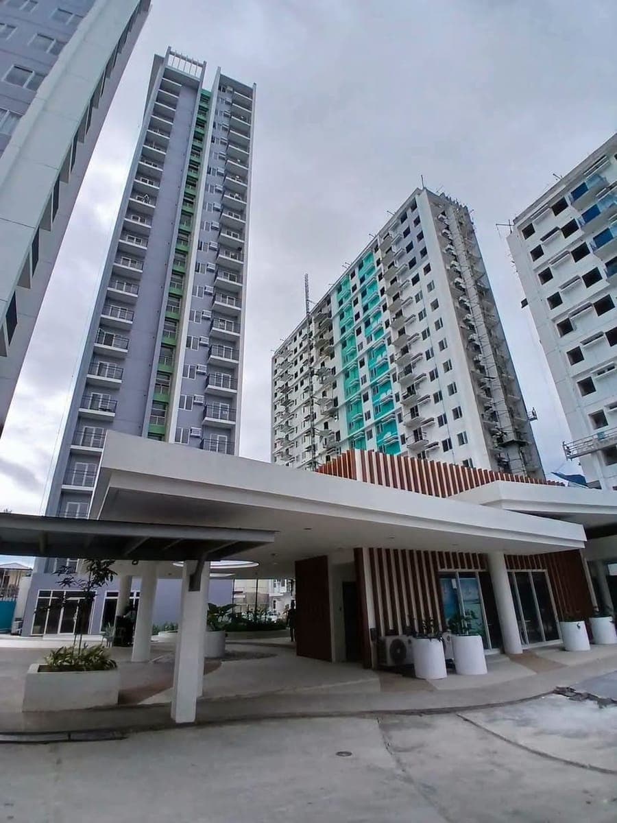🏙️ Why keep paying rent when you can own your own home? - photo 1