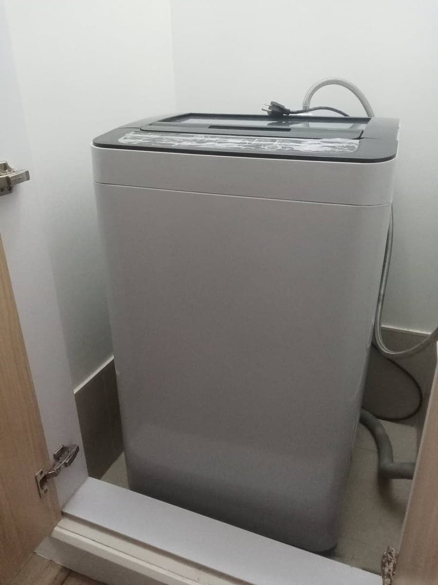 Solinea tower 3 studio unit for rent long term in Ayala Cebu Business Park - photo 3