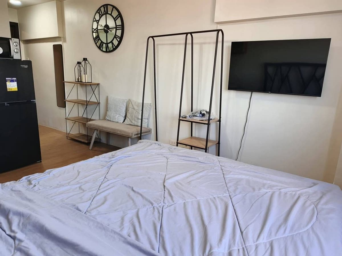 FOR RENT: Fully Furnished Studio Unit – Symfoni Condominiums Guadalupe - photo 2