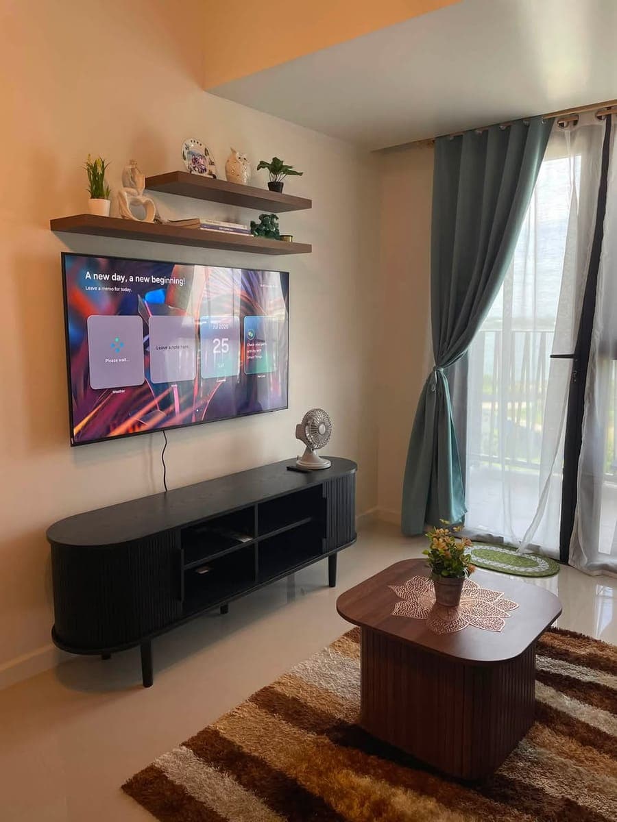 Hello. If you ALREADY have a client looking for a 1-bedroom unit with a balcony and a ₱50k budget, let’s talk. - photo 2