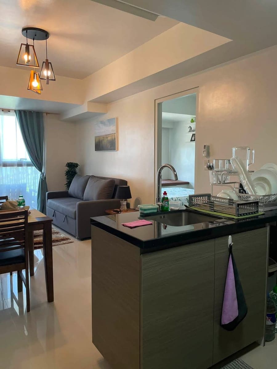 Hello. If you ALREADY have a client looking for a 1-bedroom unit with a balcony and a ₱50k budget, let’s talk. - photo 3