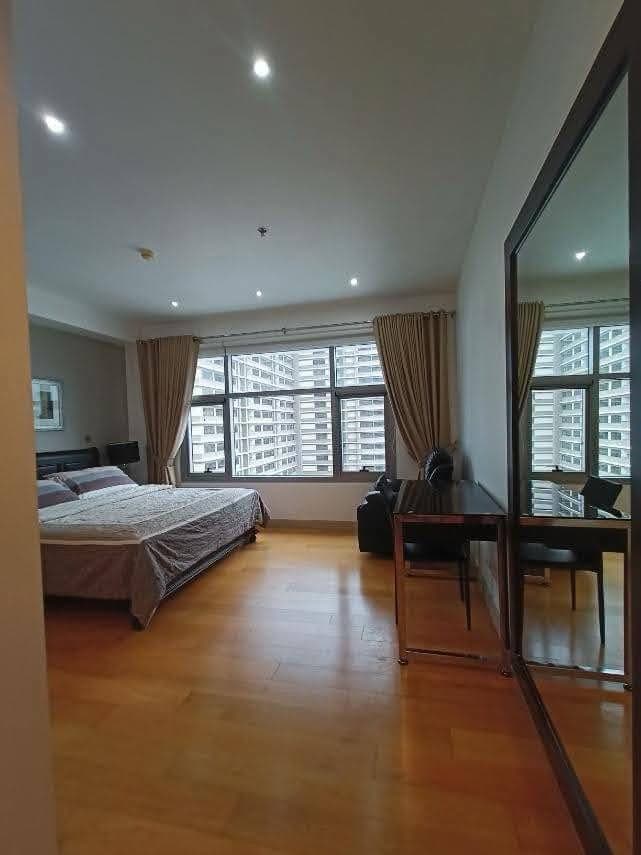 RPH-PL10729- Park Point Residences – Luxury 1-BR with Parking - photo 1