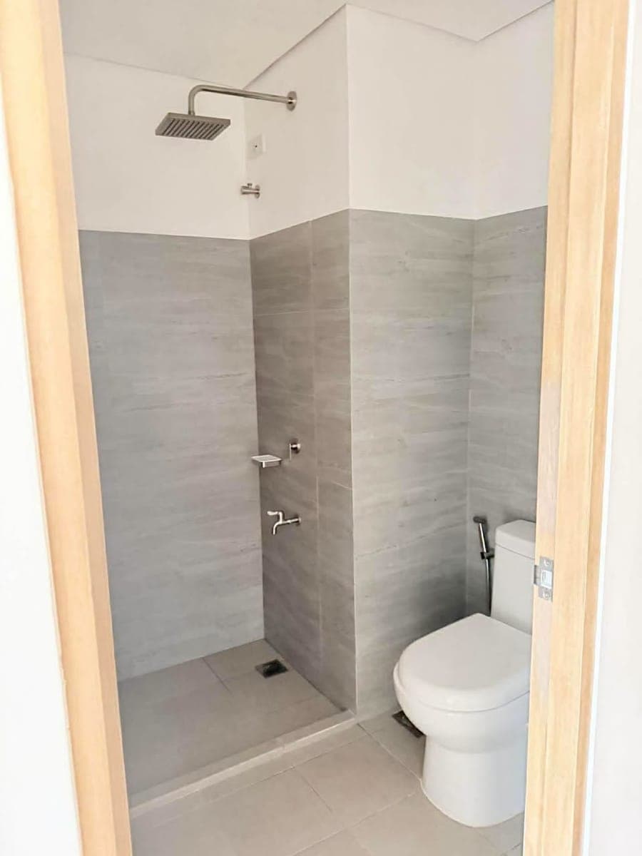 🏡 FOR RENT | Bare Studio Unit - photo 3