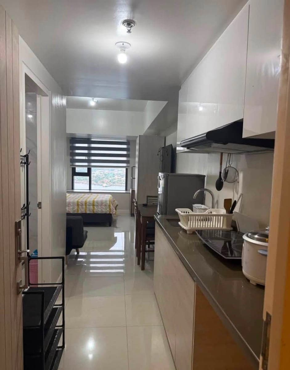 FOR RENT: Studio Unit – Mandani Bay Suites - photo 3