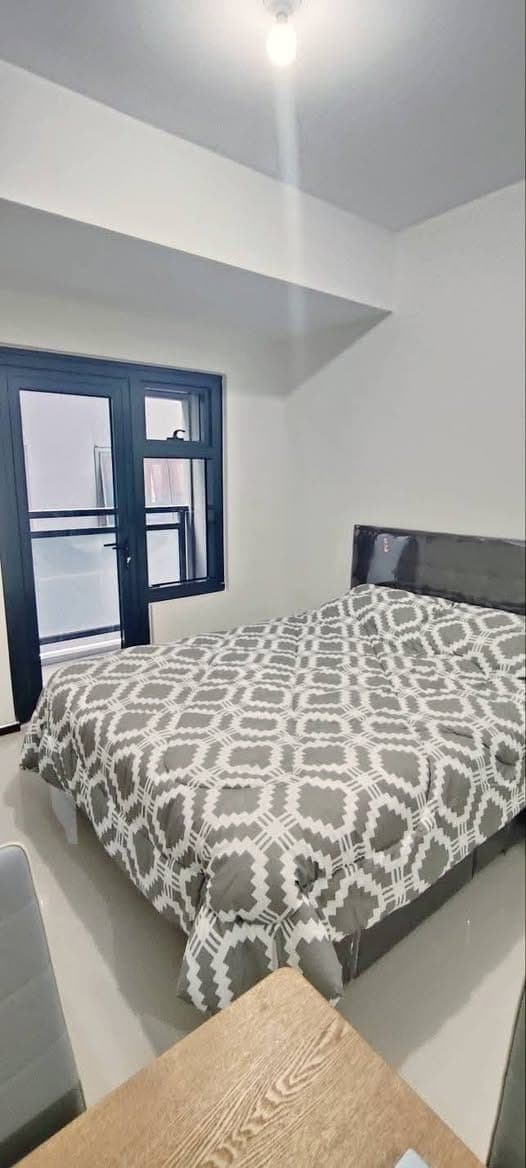 FOR RENT: Studio Unit with Balcony – Galleria Residences Cebu - photo 1