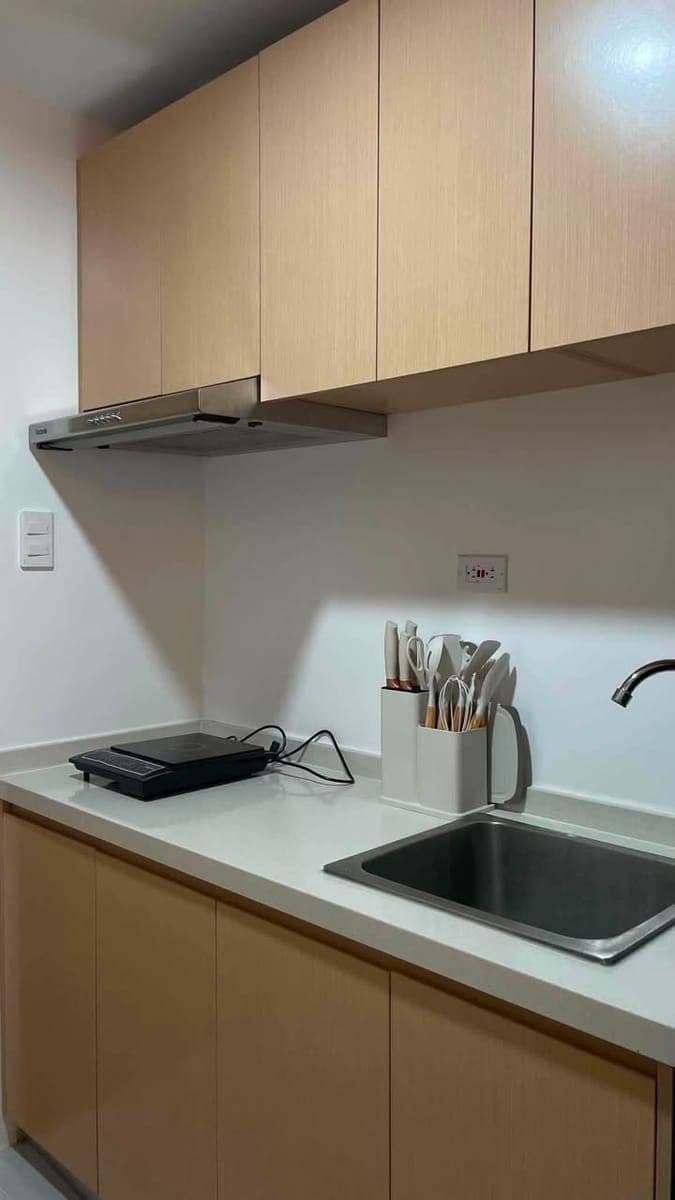 LONGTERM RENT ONLY. STUDIO UNIT w/ PARKING - photo 2
