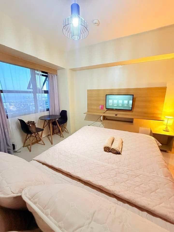 RENT: ₱23,000/mo including condo dues @HORIZON 101-t1 - photo 1