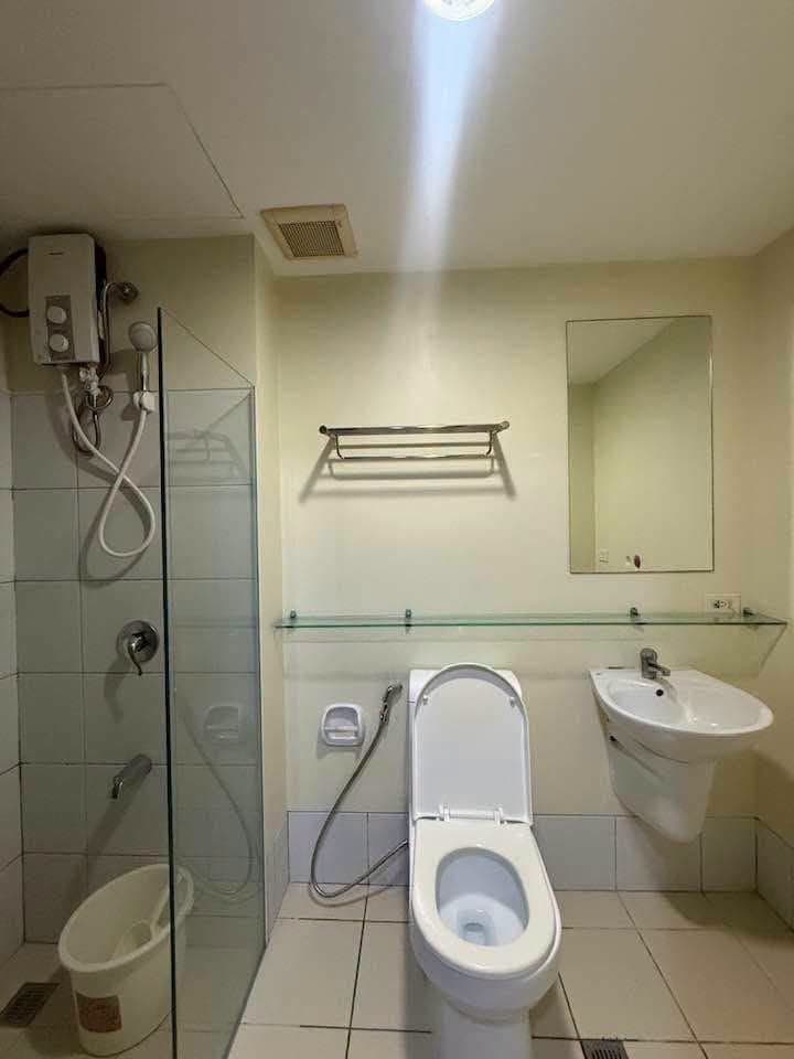 RENT: ₱23,000/mo including condo dues @HORIZON 101-t1 - photo 4