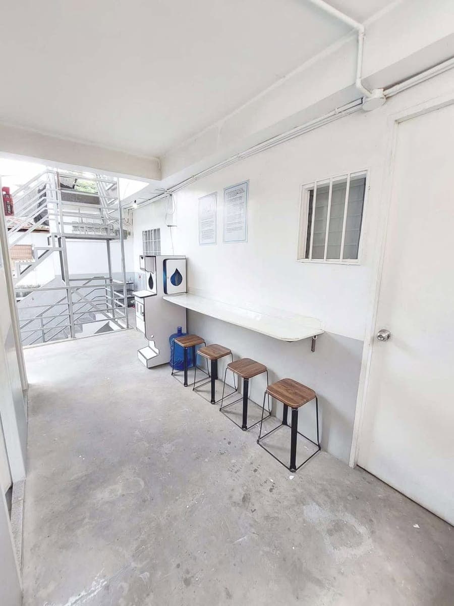 LAST ROOM 4 FOR RENT - Room is good up to 4 person – WOMEN ONLY - photo 2