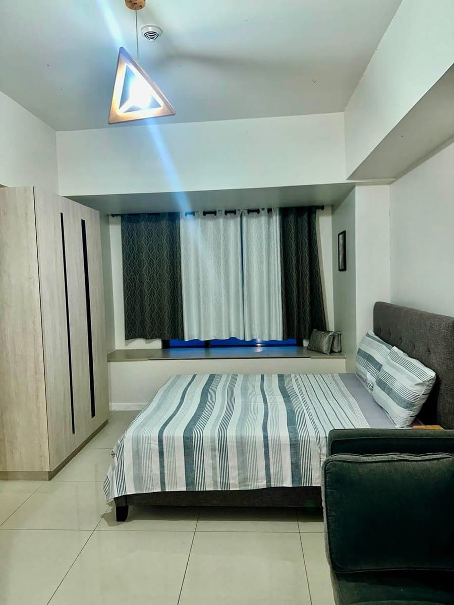 MANDANI STUDIO  SEA VIEW FOR RENT At ₱25k Including condo Association Dues - photo 3