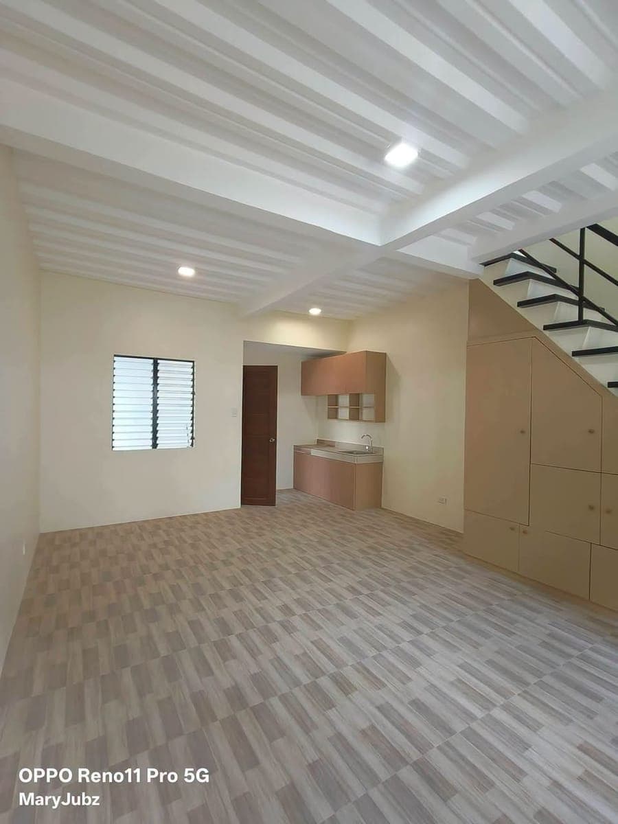 This 3-Bedroom Townhouse is now available ₱12,000/month - photo 3