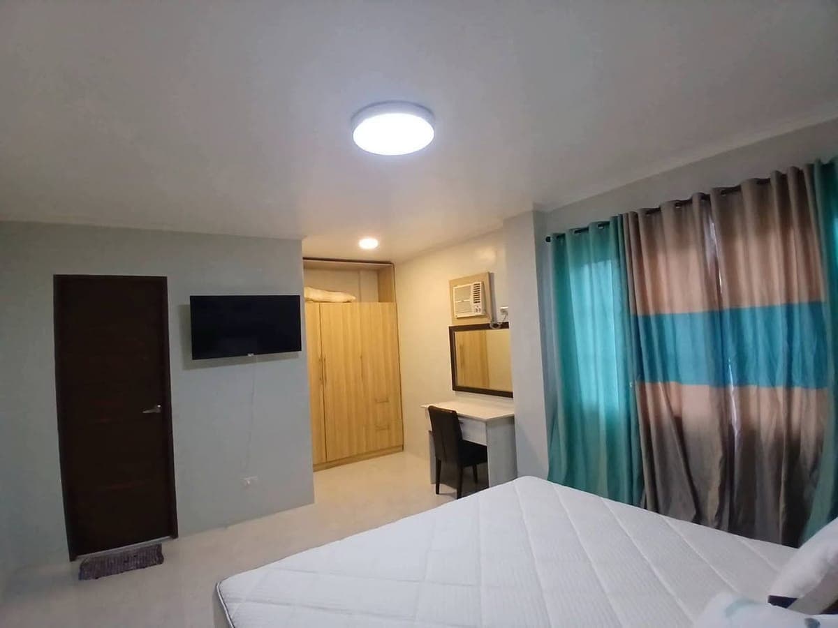 Spacious Fully Furnished Townhouse for Rent‼️ - photo 5