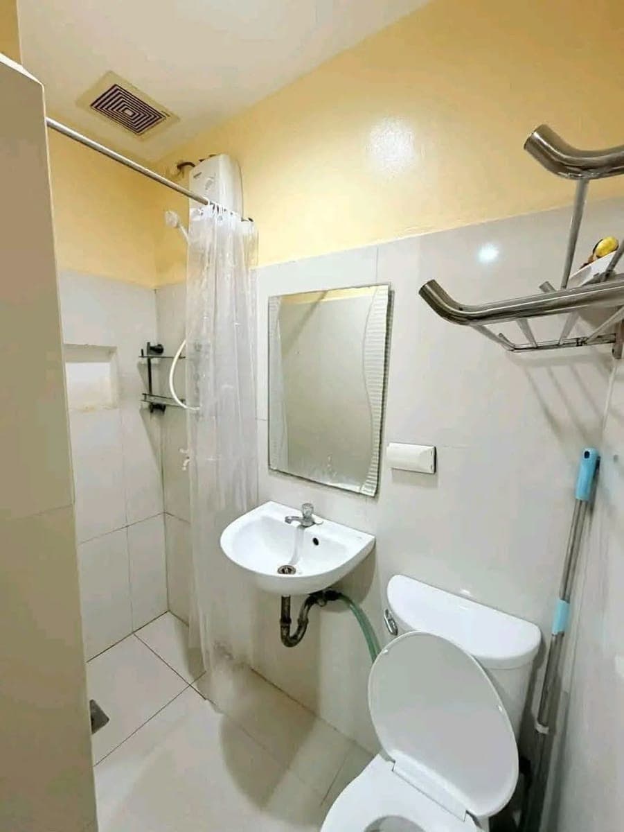 FOR RENT 2BEDROOM WITH 2 balcony - photo 3