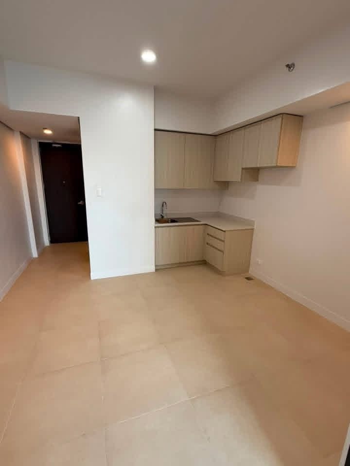 For rent One Astra Center Banilad - photo 2