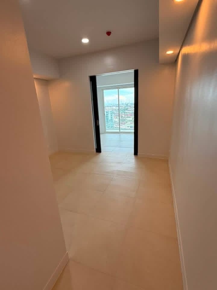 For rent One Astra Center Banilad - photo 3