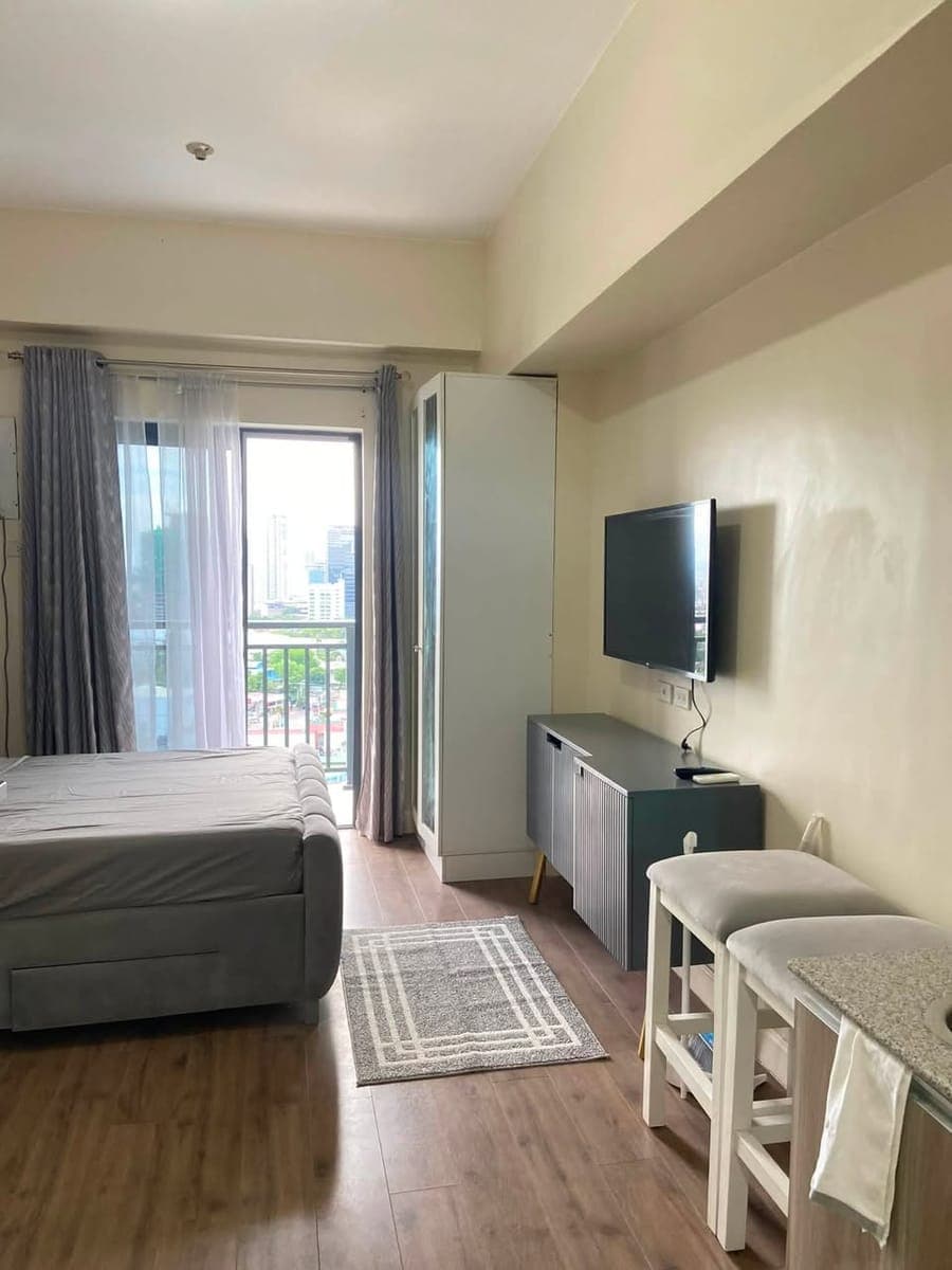 FOR RENT STUDIO UNIT W/BALCONY - photo 1