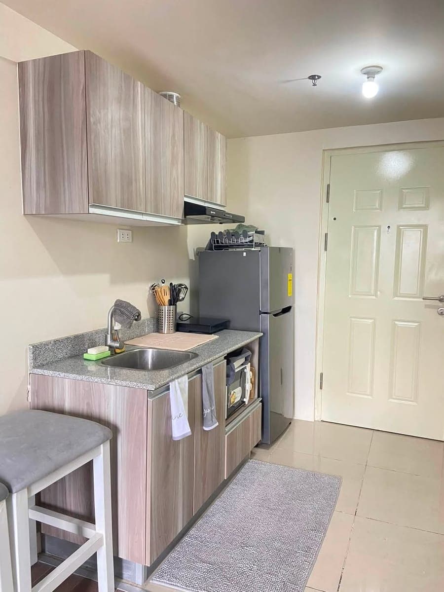 FOR RENT STUDIO UNIT W/BALCONY - photo 2