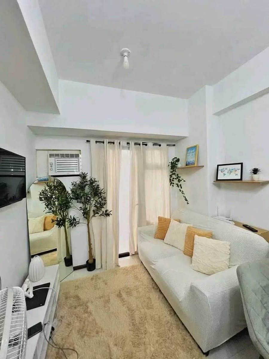 FOR RENT: Fully Furnished 1-Bedroom Condo with Balcony – Azalea Residences - photo 1