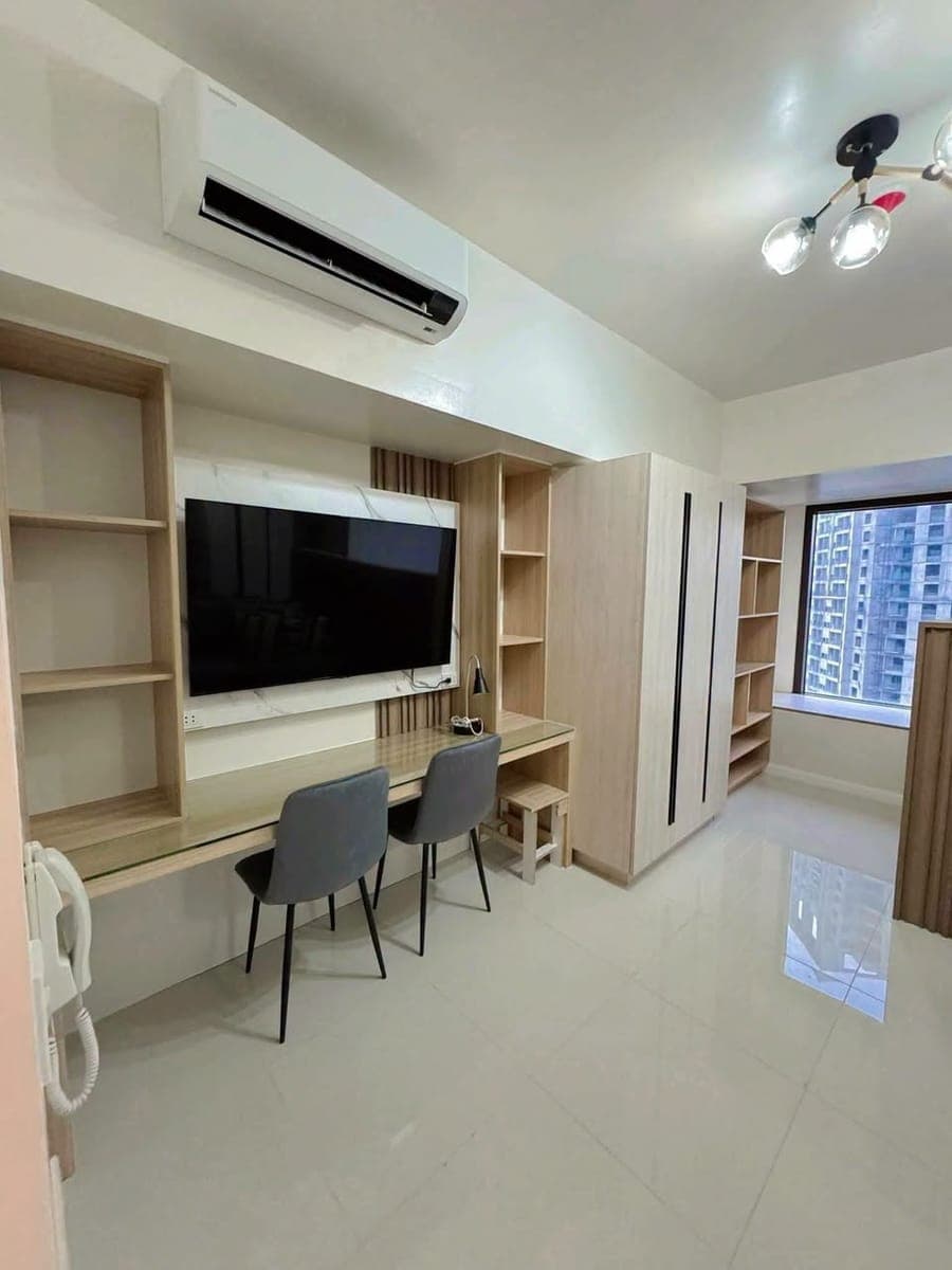 Studio Unit for Rent at Mandani Bay – ₱28,000/month (Condo Dues Included) - photo 2