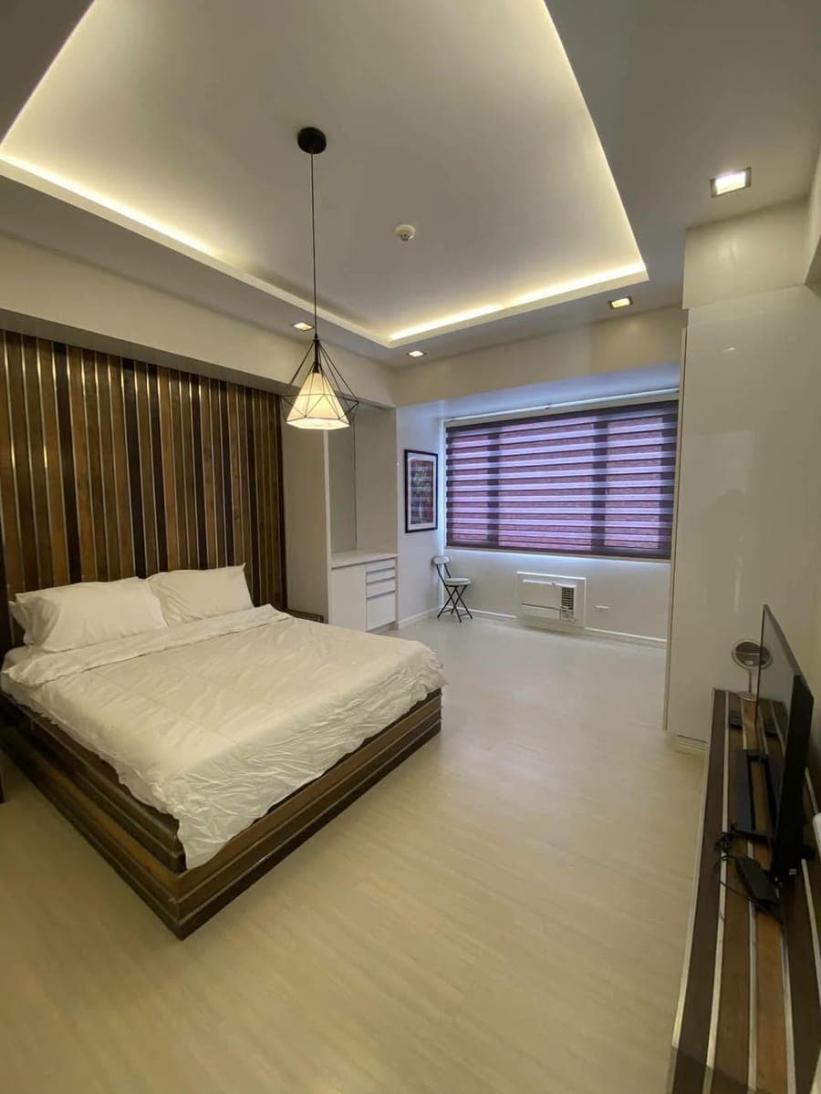 🏡 1-BEDROOM CONDO FOR RENT – Calyx Residences, Cebu Business Park - photo 1