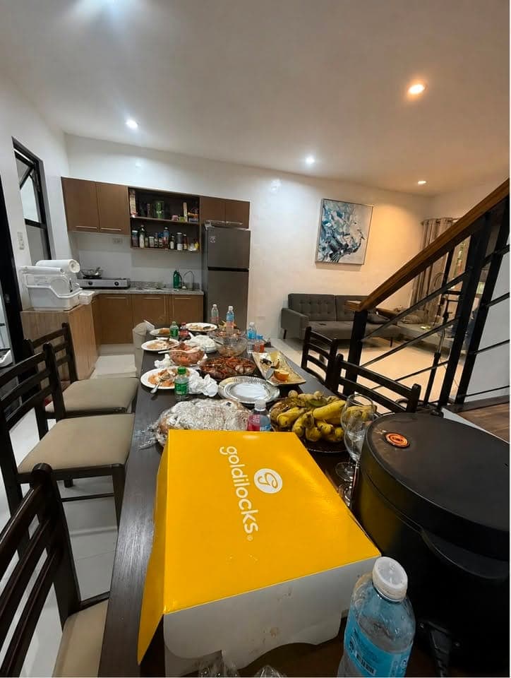 For rent:A fully furnished 4-bedroom, 2-bathroom townhouse with parking. One month’s rent is due in... - photo 1