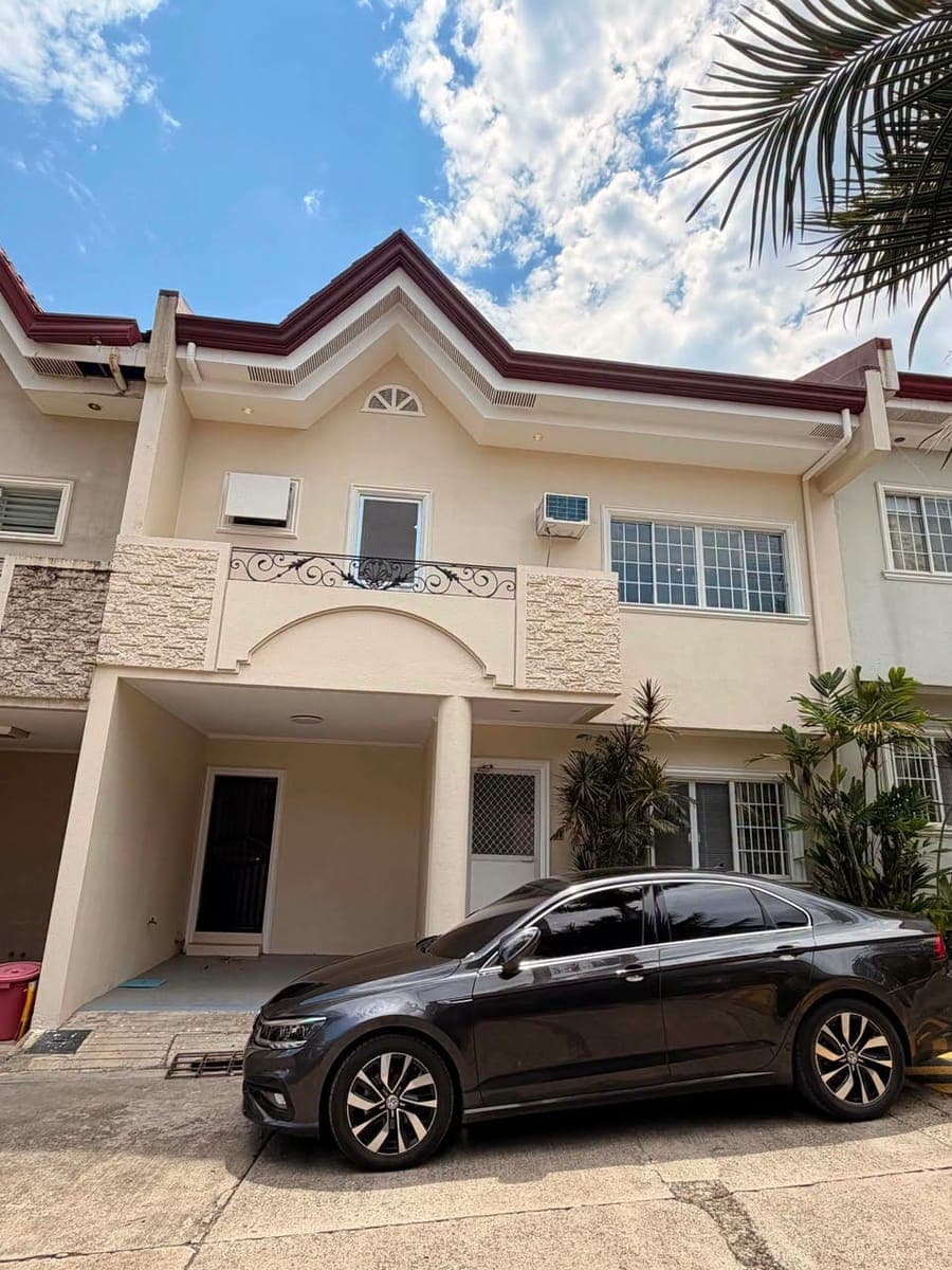 For Rent or Sale: Newly Renovated 3 Bedroom House in Villa Terrace Mandaue City with Attic - photo 1