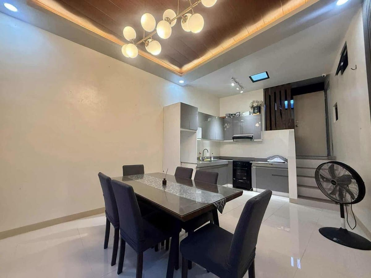 🏡 FOR RENT OR FOR SALE | BEAUTIFULLY RENOVATED BUNGALOW - photo 3