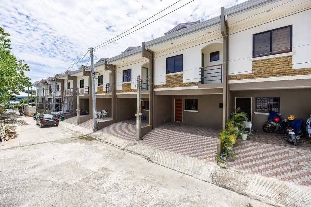 🏡 TOWNHOUSE FOR RENT 🏡 - photo 2