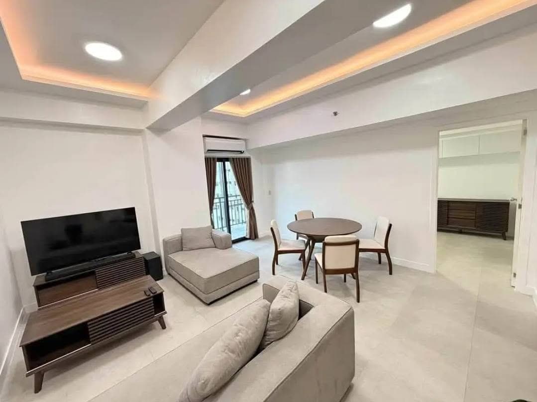 FOR RENT: Spacious 1-Bedroom Condo with Balcony – Grand Residences - photo 1