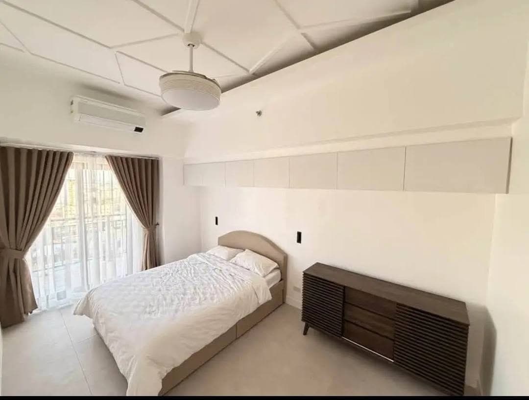 FOR RENT: Spacious 1-Bedroom Condo with Balcony – Grand Residences - photo 3