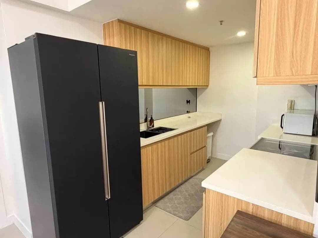 FOR RENT: Spacious 1-Bedroom Condo with Balcony – Grand Residences - photo 4