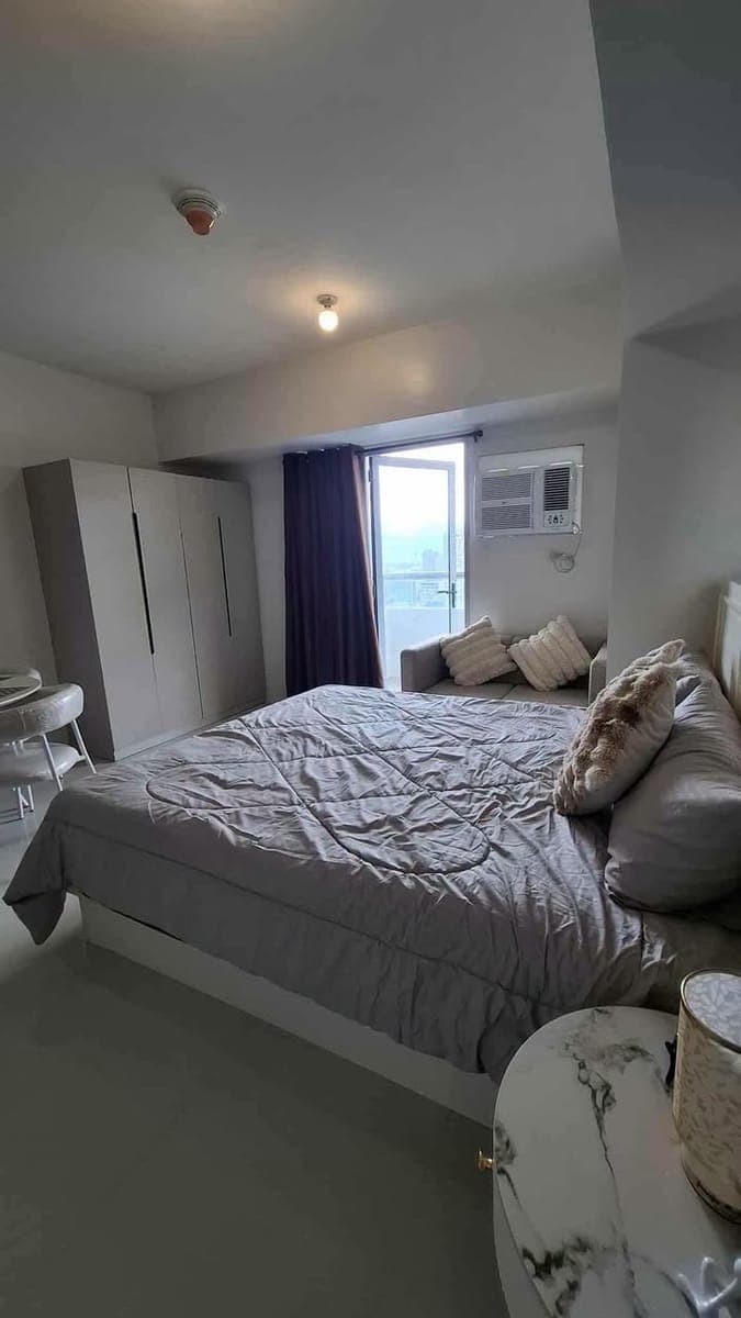 FOR RENT: Fully Furnished Studio Corner Unit – Taft East Gate - photo 3