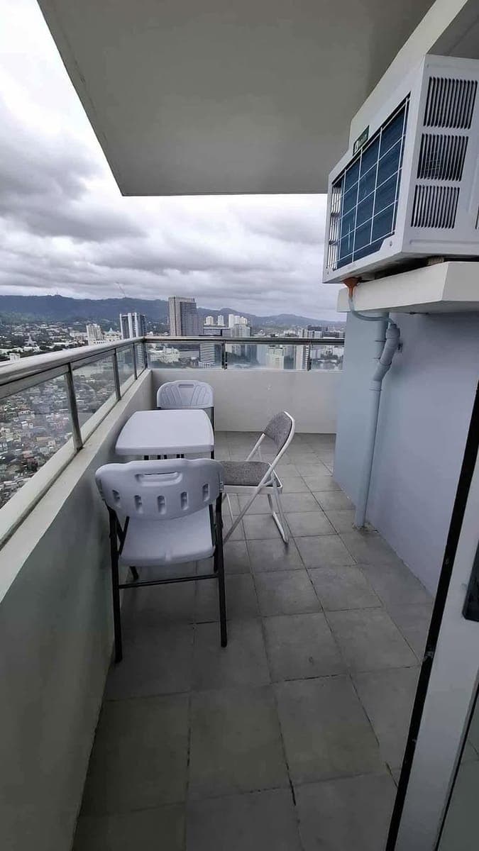 FOR RENT: Fully Furnished Studio Corner Unit – Taft East Gate - photo 4