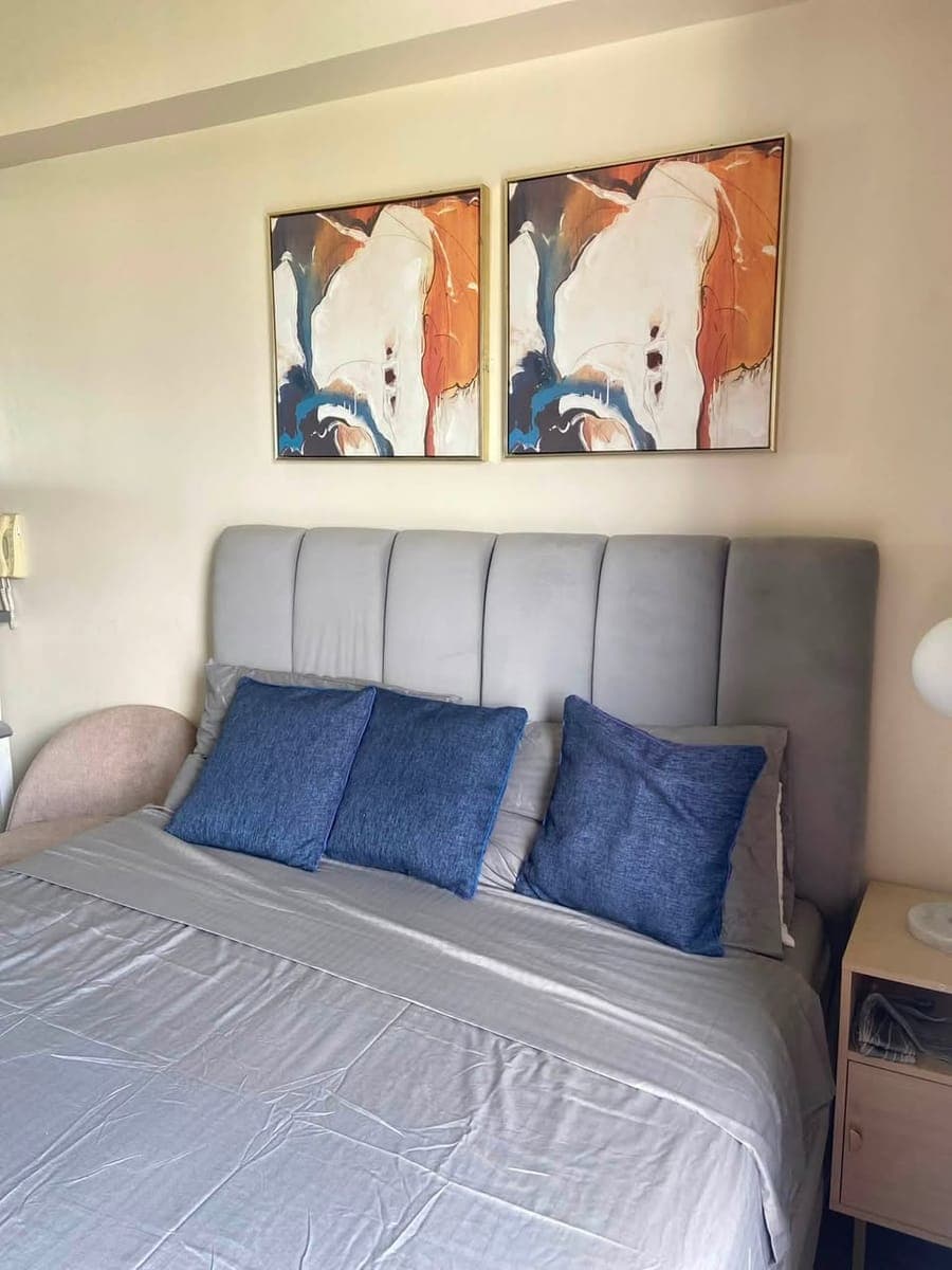 FOR RENT STUDIO UNIT with Balcony - photo 1