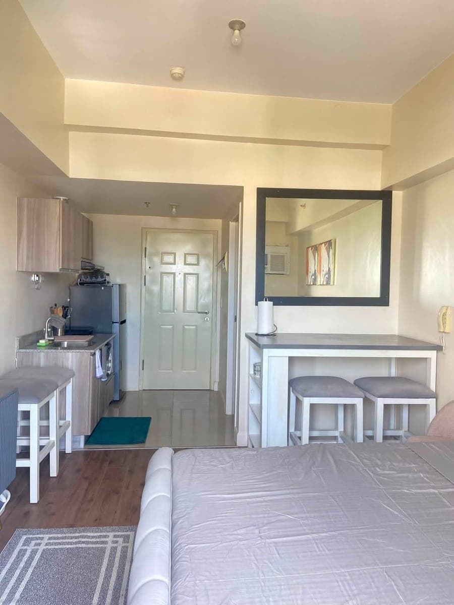 FOR RENT STUDIO UNIT with Balcony - photo 3