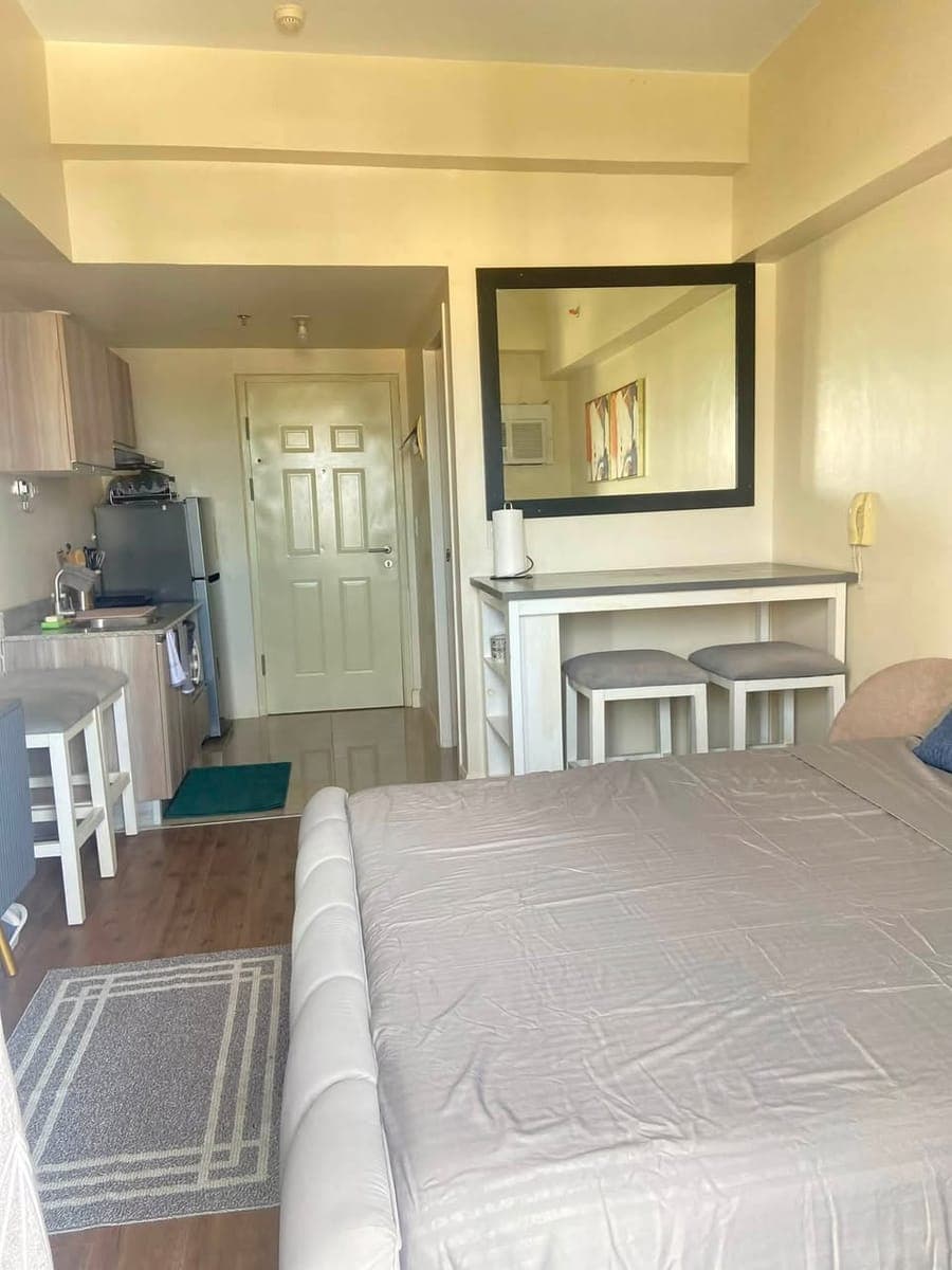 FOR RENT STUDIO UNIT with Balcony - photo 4