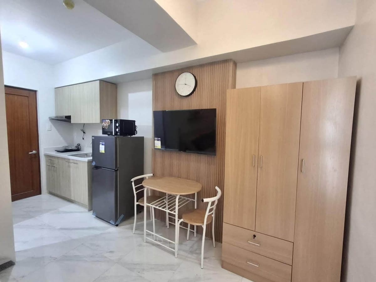 ✨ Fully Furnished Studio Unit - photo 3
