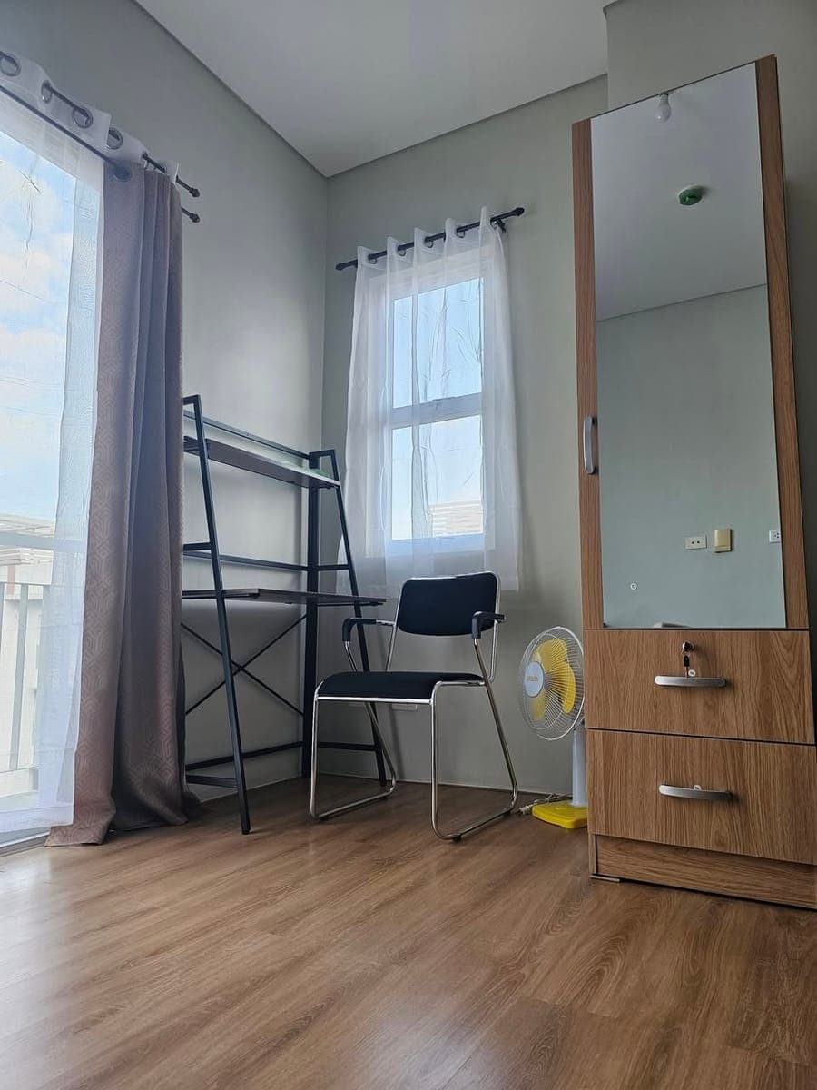 **Studio Unit with Balcony for Rent** - photo 2