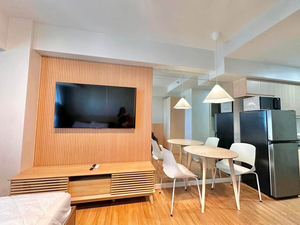 FOR RENT: SOLINEA STUDIO TOWER 4 PALATINE - photo 1