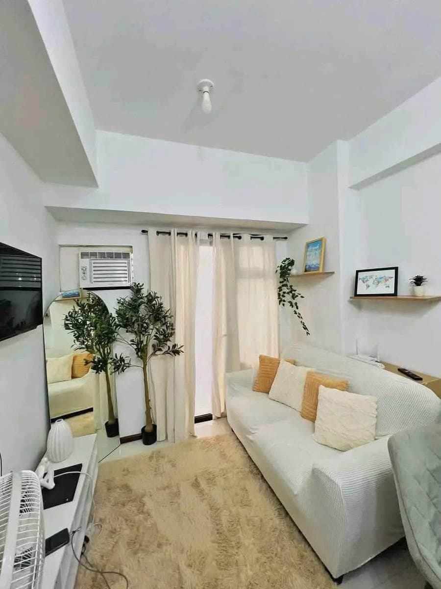 🛌 1-Bedroom Condo with Balcony for Rent – Lahug, Cebu City - photo 1