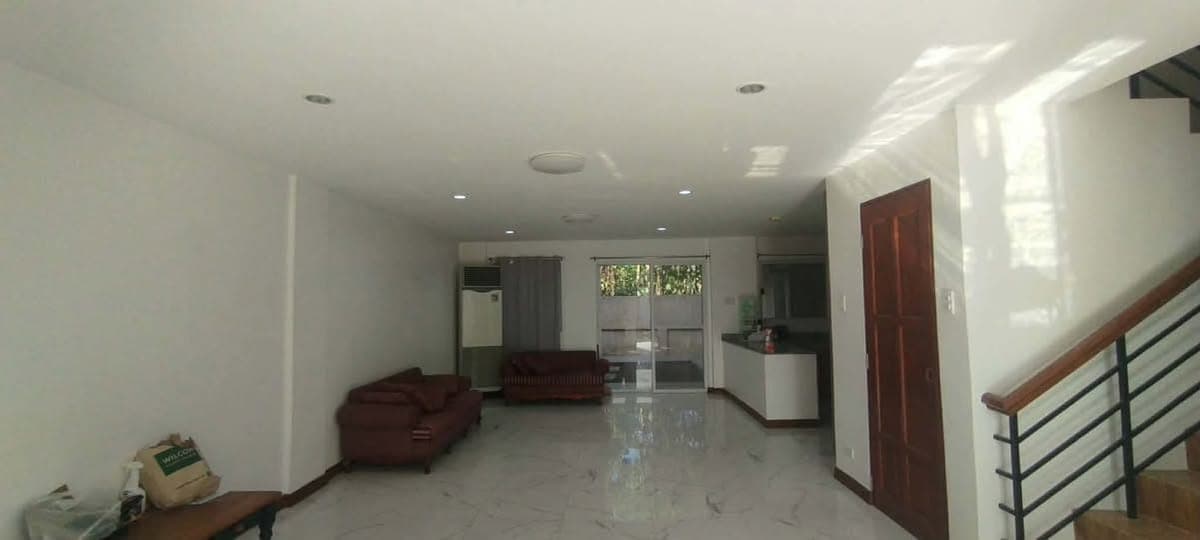 🏡 HOUSE FOR RENT - photo 3