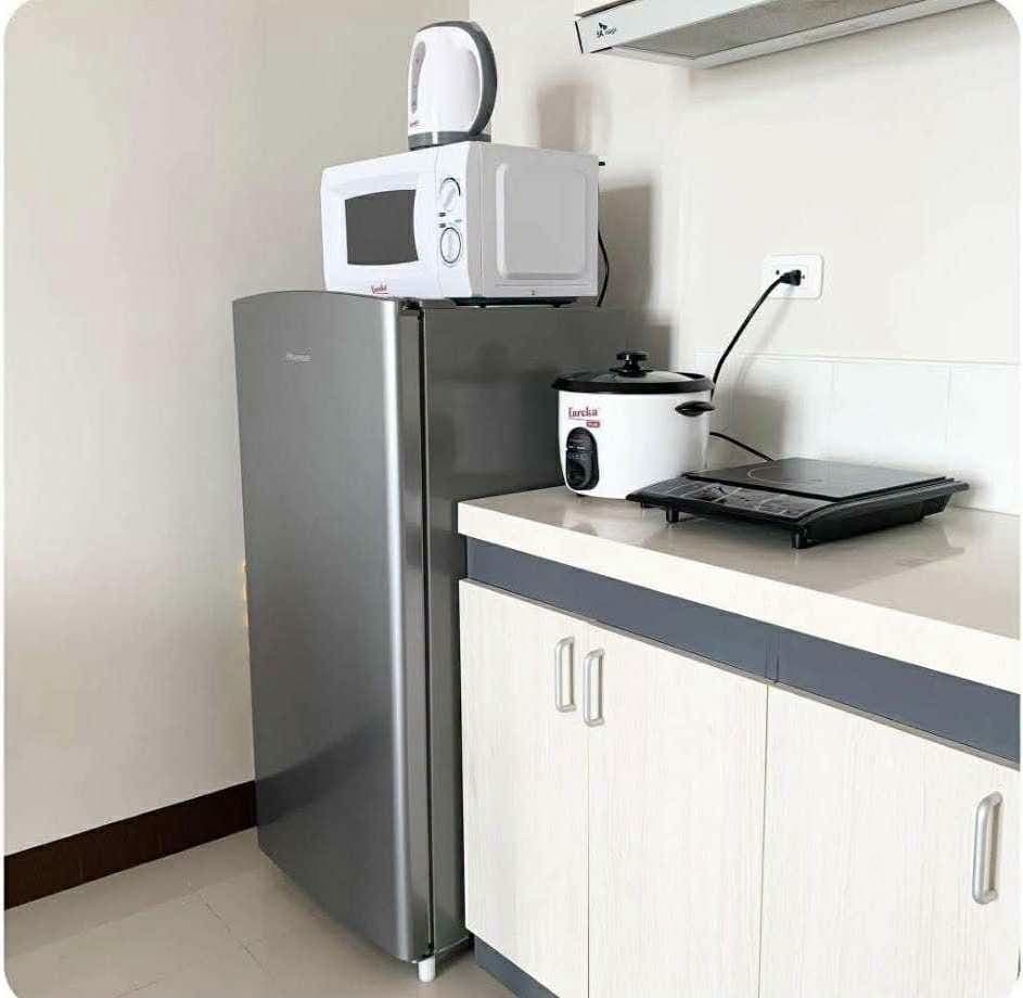 studio condo unit for rent. - photo 3