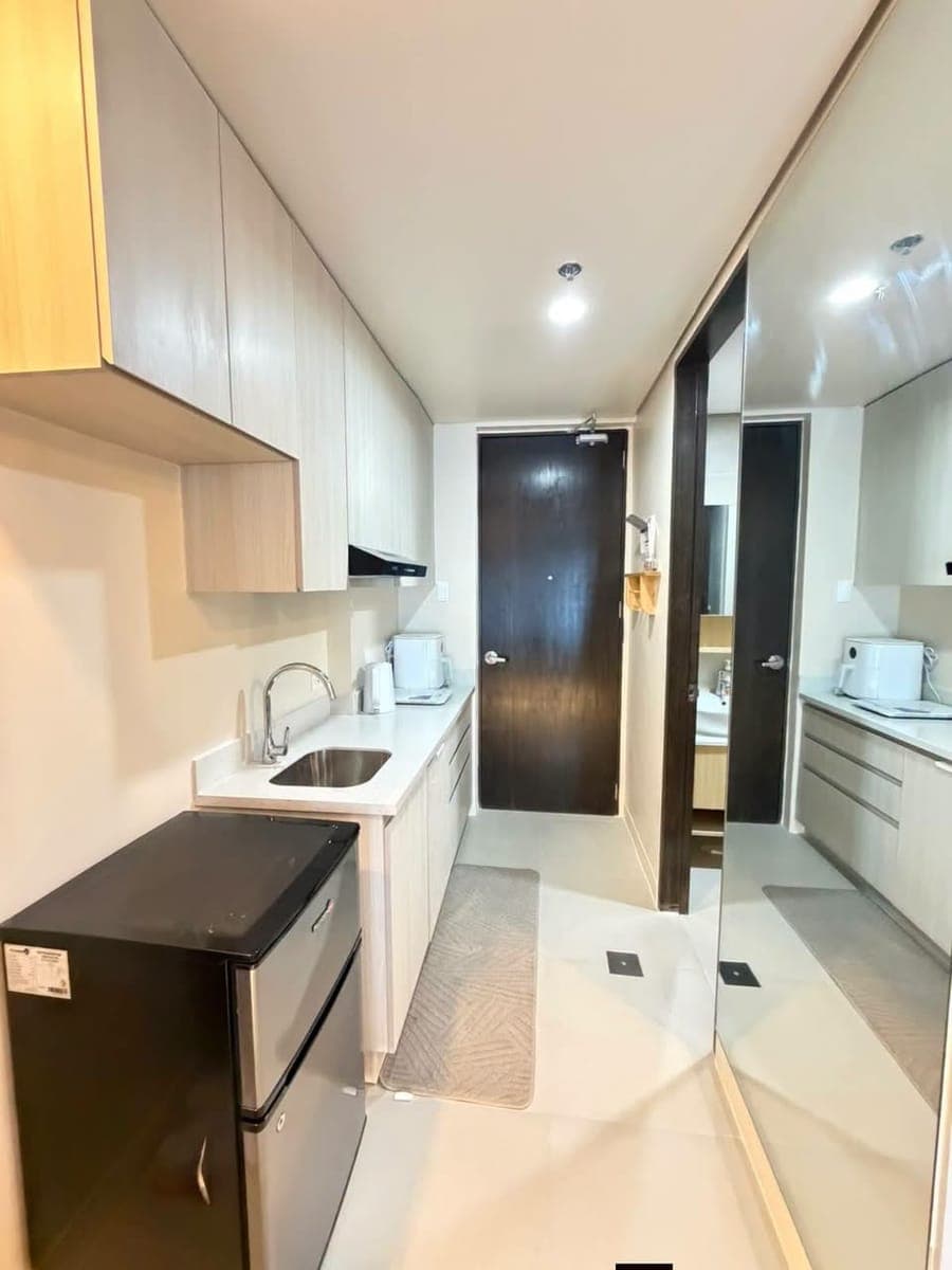 🏙️ Brand New Studio for Rent – One Astra Place - photo 5