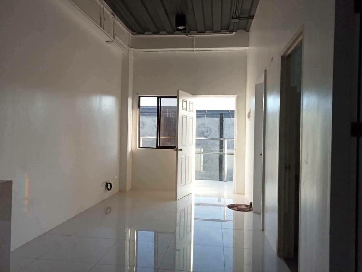 FOR RENT Apartment Unit ! - photo 1