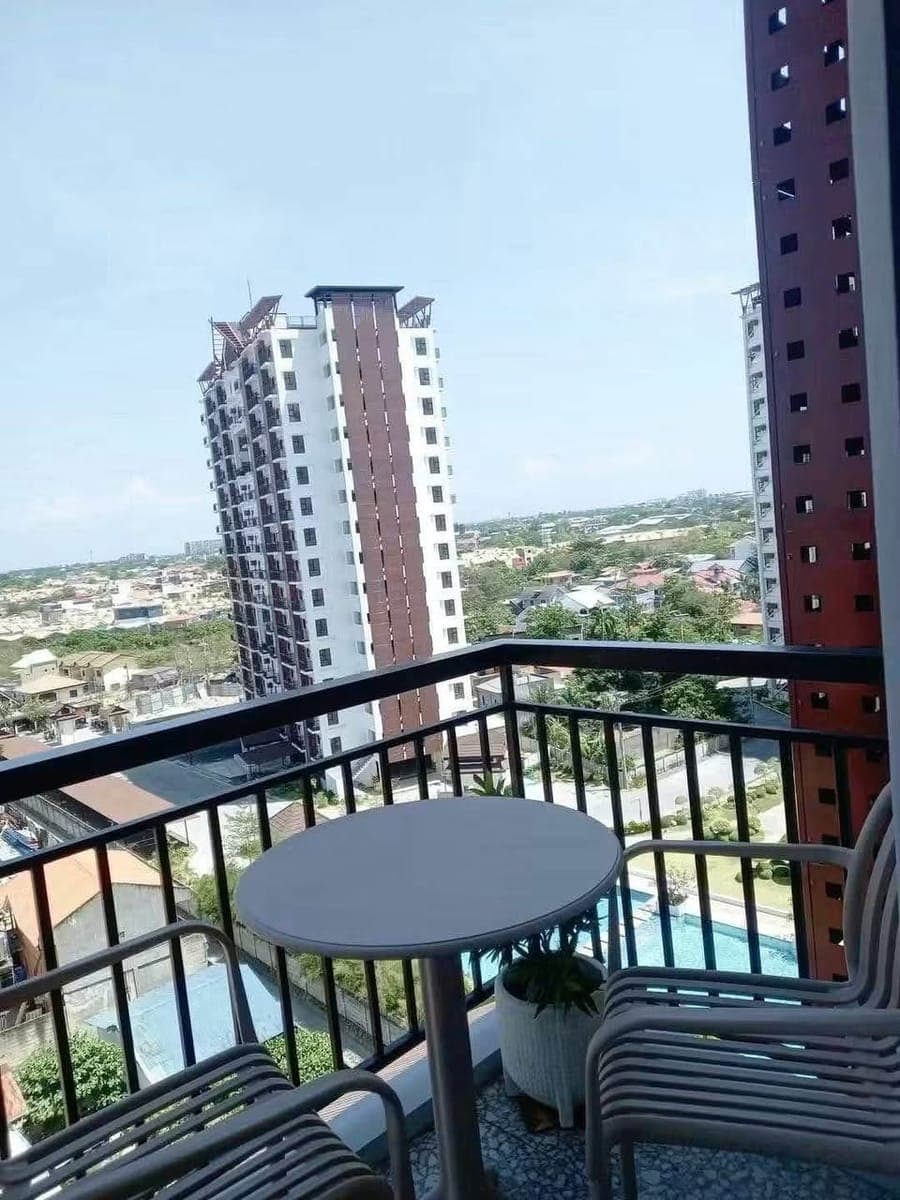 FOR RENT❗️🌼Fully-Furnished 🏢1-Bedroom with balcony in Royal Oceancrest 📍Mactan, Cebu! - photo 1
