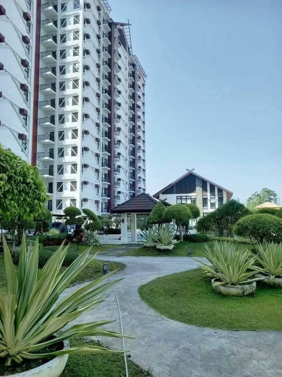 FOR RENT❗️🌼Fully-Furnished 🏢1-Bedroom with balcony in Royal Oceancrest 📍Mactan, Cebu! - photo 4