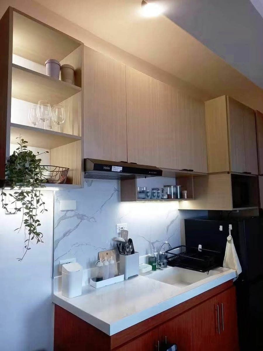 FOR RENT❗️🌼Fully-Furnished 🏢1-Bedroom with balcony in Royal Oceancrest 📍Mactan, Cebu! - photo 5