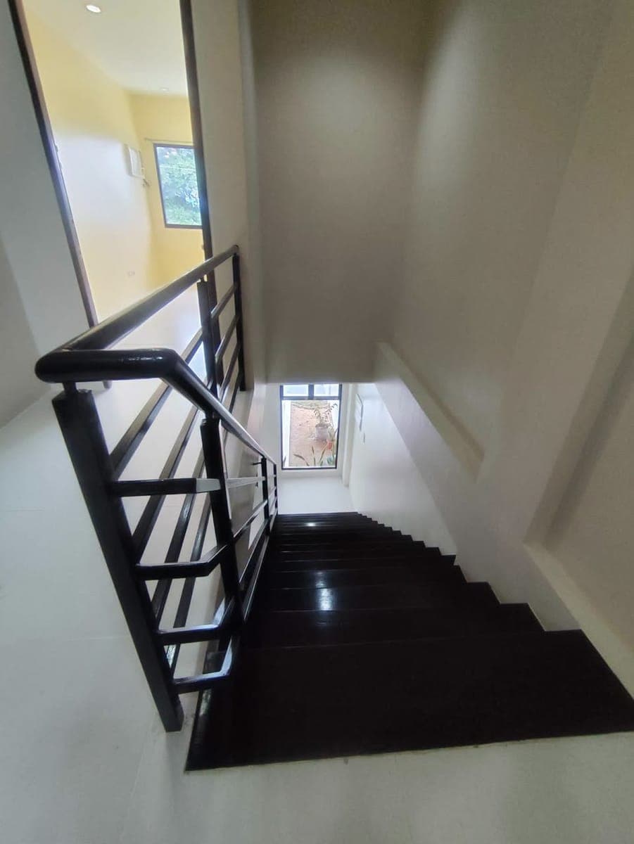 🏡 FOR RENT – Brand New Semi-Furnished House & Lot - photo 3