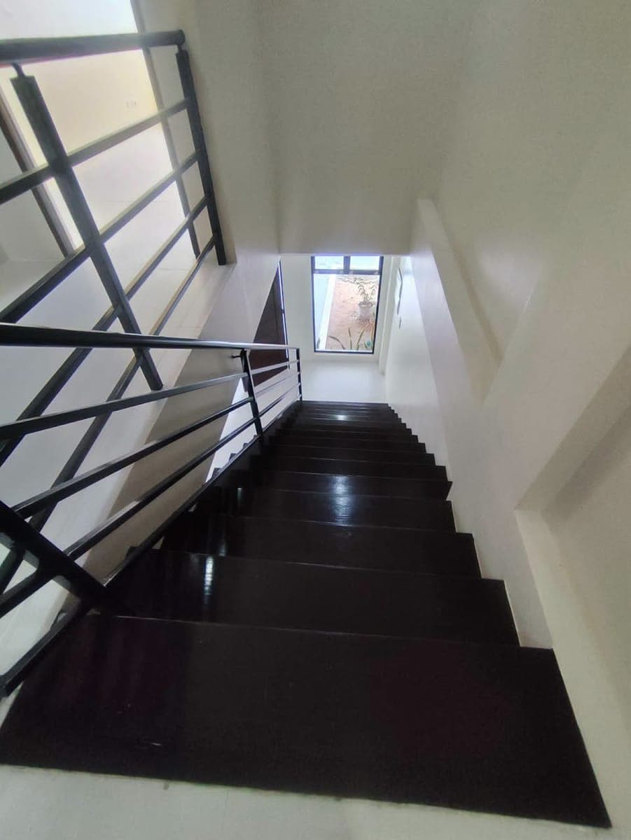 🏡 FOR RENT – Brand New Semi-Furnished House & Lot - photo 4